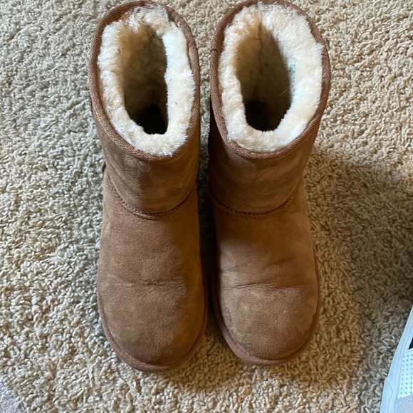 UGG Shoes Uggs Kid Size 4 Poshmark